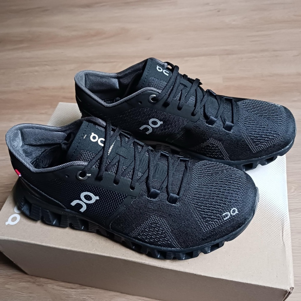 On Cloud X , Black Asphalt , Women’s 5.5 , 40-99701 , new with box